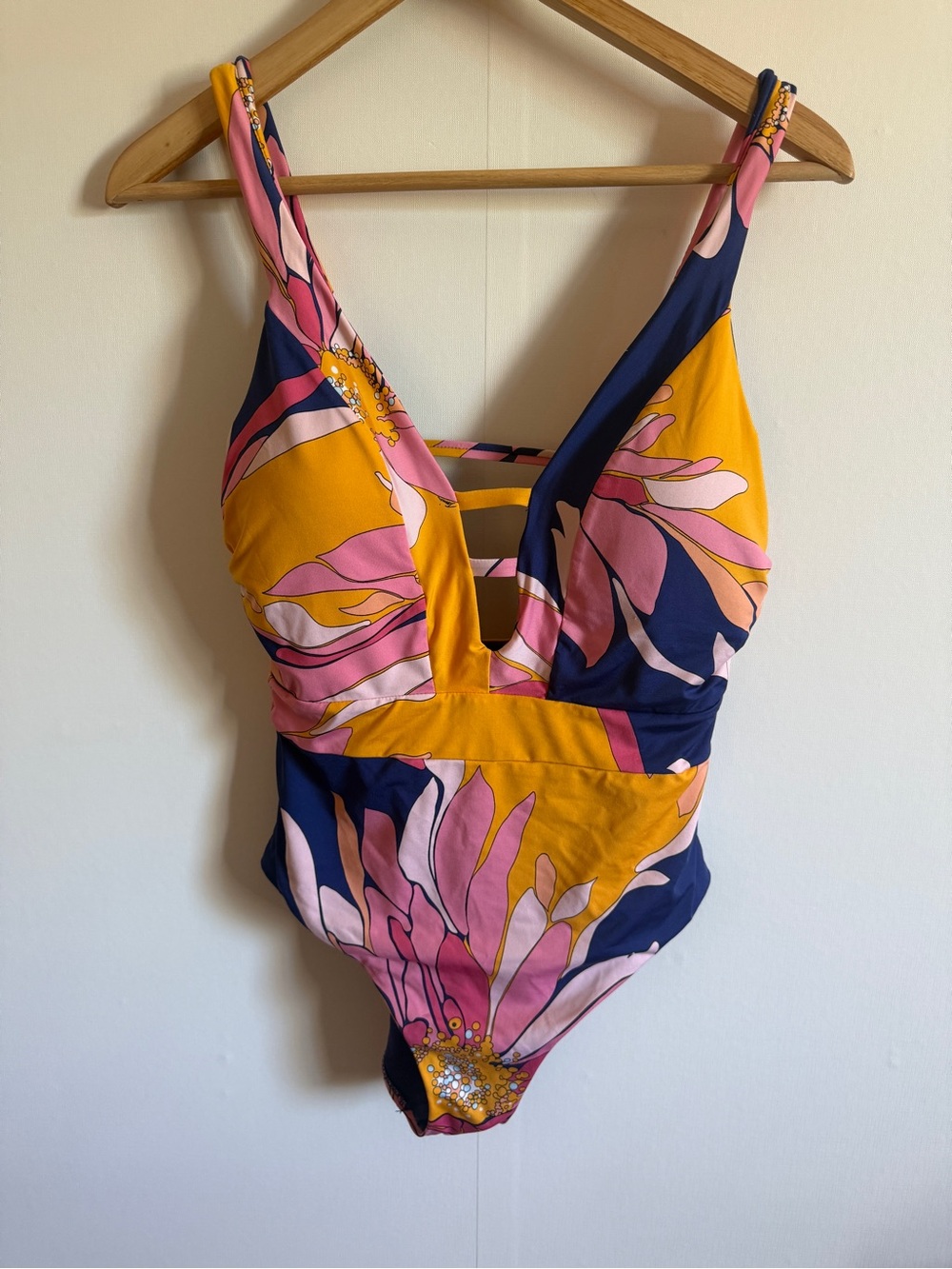 Trina Turk One Piece Swimsuit Floral Plunge Resort Tropical Size 10